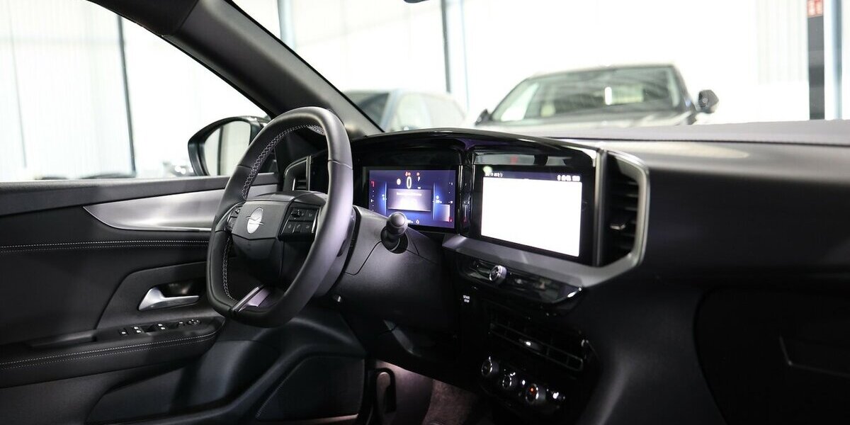 Opel Mokka 1.2 T GS-LINE SPORT TECH ALL-BLACK MATRIX 15.000 km 21.991 &euro; Hamm 59077