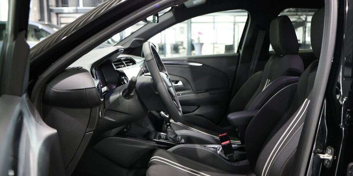 Opel Corsa F 1.2 T GS-SPORT TECH ALL-BLACK / MATRIX / 25.000 km 18.111 &euro; Hamm 59077