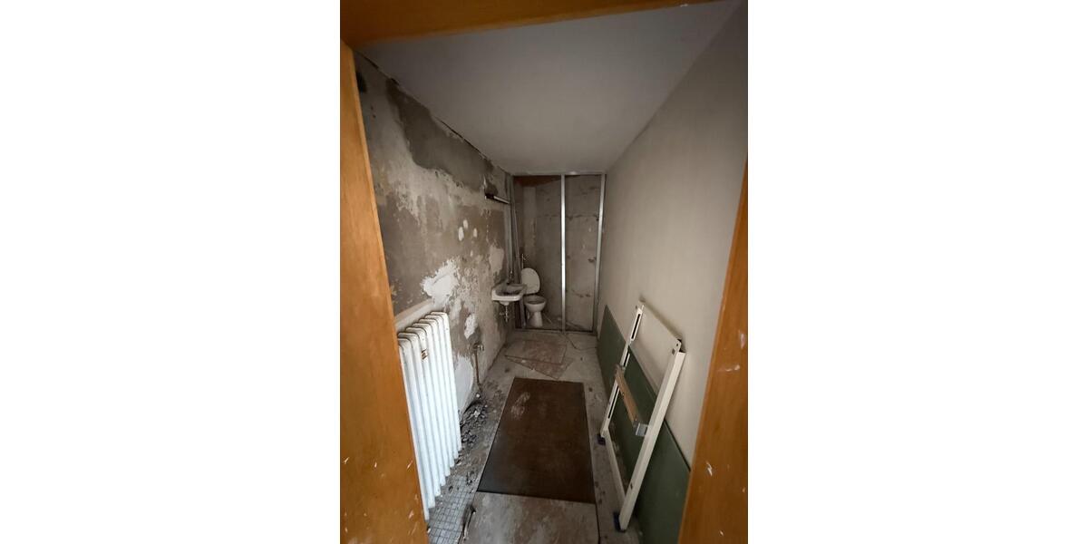 Großes Sieben-Zimmer-Reihenmittelhaus in Massivbauweise | 120 m² 7 zimmer