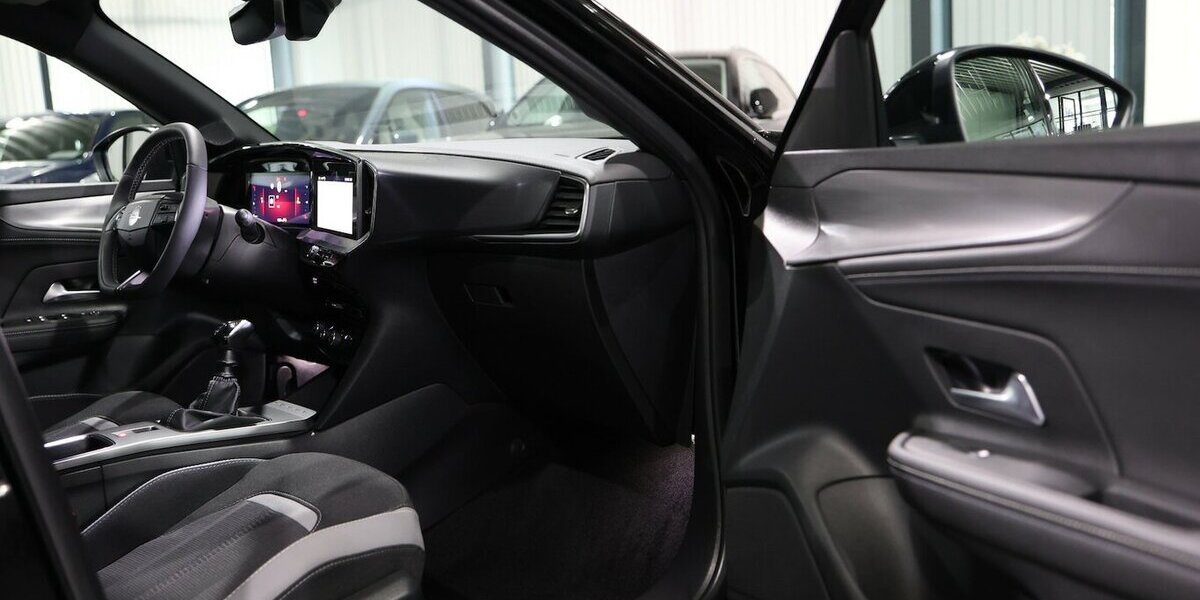 Opel Mokka 1.2 T GS-LINE SPORT TECH ALL-BLACK MATRIX 18.000 km 20.444 &euro; Hamm 59077