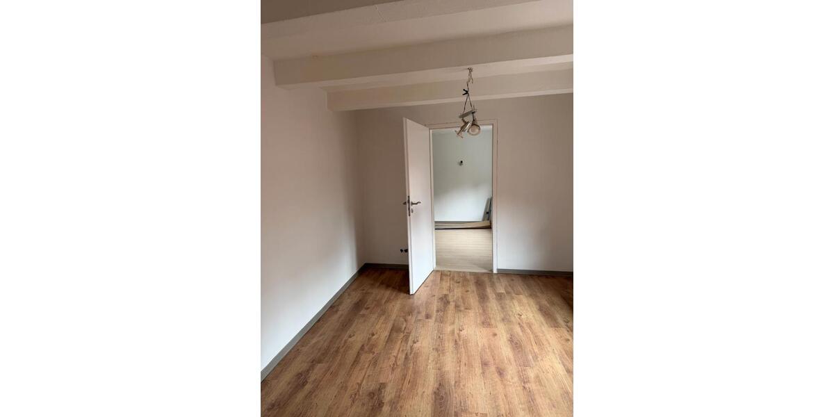 Einfamilienhaus Ahlen - 16 Zimmer, 200 m&sup2;, 390.000&euro; | Angebot:27128287