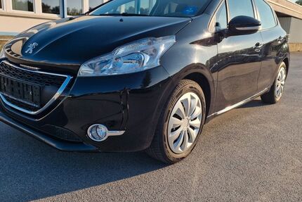 Peugeot 208 84.256 km 4.790 &euro; Soest 59494