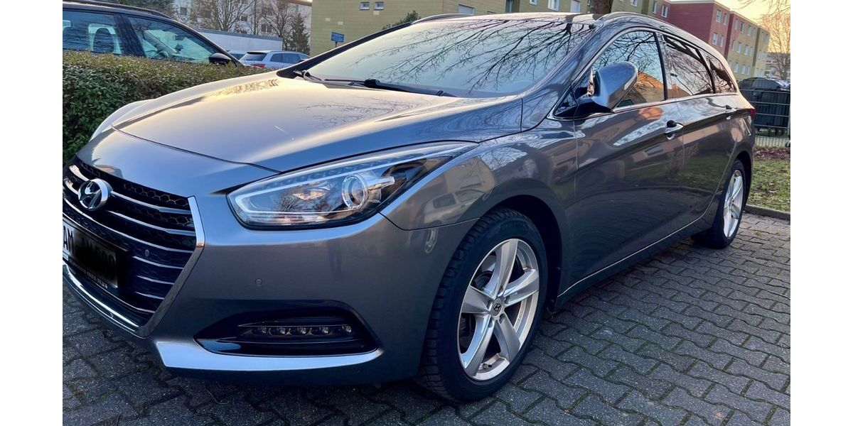 Hyundai i40 156.000 km 10.600 &euro; Hamm 59073