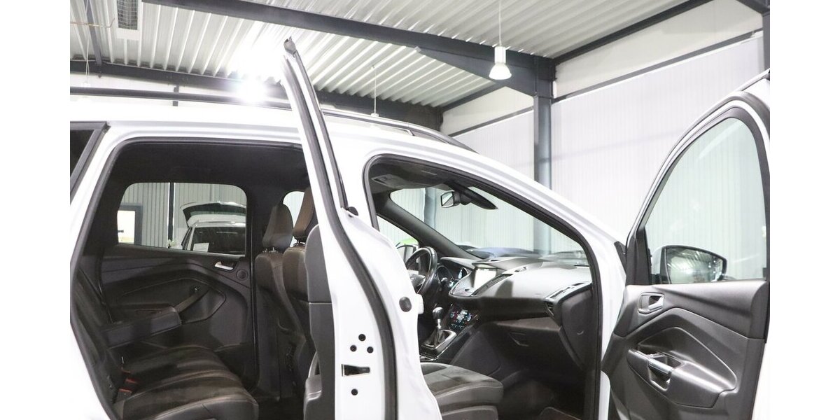 Ford Kuga ST-LINE SPORT WHITE & BLACK / XENON, LEDER 127.000 km 14.444 &euro; Hamm 59077