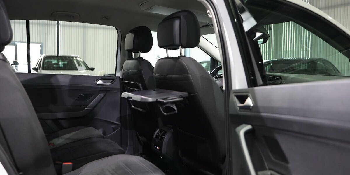 VW Touran 2.0 TDI DSG IQ Comfortline / 7-SITZE, LED 66.000 km 26.777 &euro; Hamm 59077