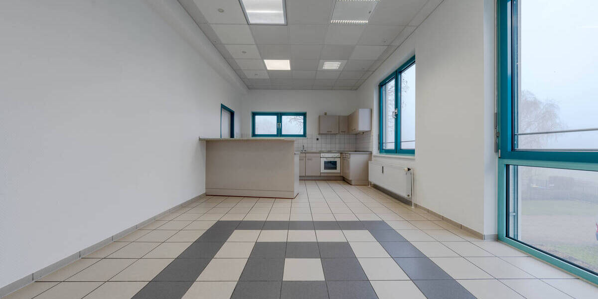Gewerbeobjekt Lünen Brambauer - 3 Zimmer, 250 m&sup2;, 2.402&euro; | Angebot:25736775