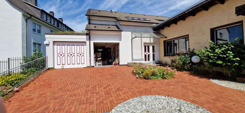 Haus zum Kaufen in Iserlohn 490.000 € 300 m²