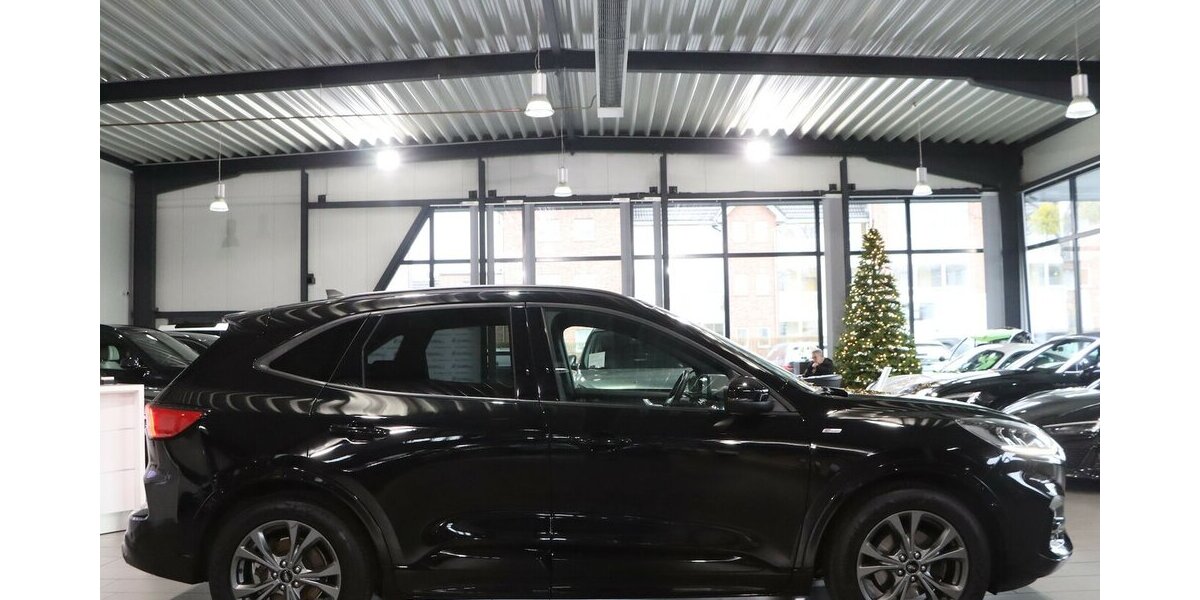 Ford Kuga 2.0 ECOBLUE STYLE ST-LINE SPORT BLACK / LED 125.000 km 17.888 &euro; Hamm 59077