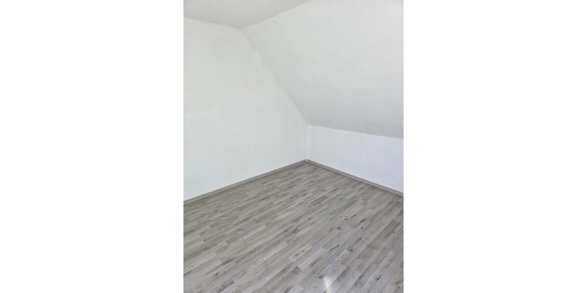 Dachgeschoßwohnung Lünen - 2.5 Zimmer, 50 m&sup2;, 500&euro; | Angebot:26386989