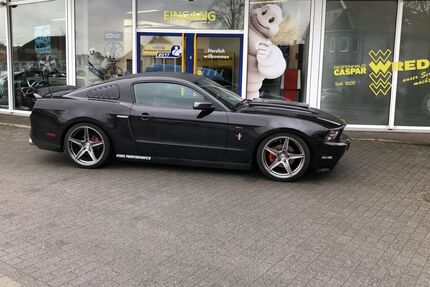 Ford Mustang 120.000 km 19.500 &euro; Beckum 59269
