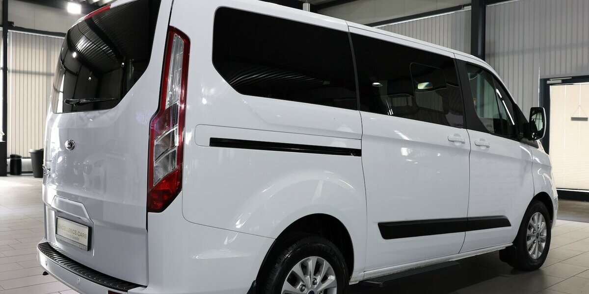 Ford Tourneo Custom 2.0 TDCI 320 L1 / 8-SITZER / NAVI 167.000 km 25.555 &euro; Hamm 59077