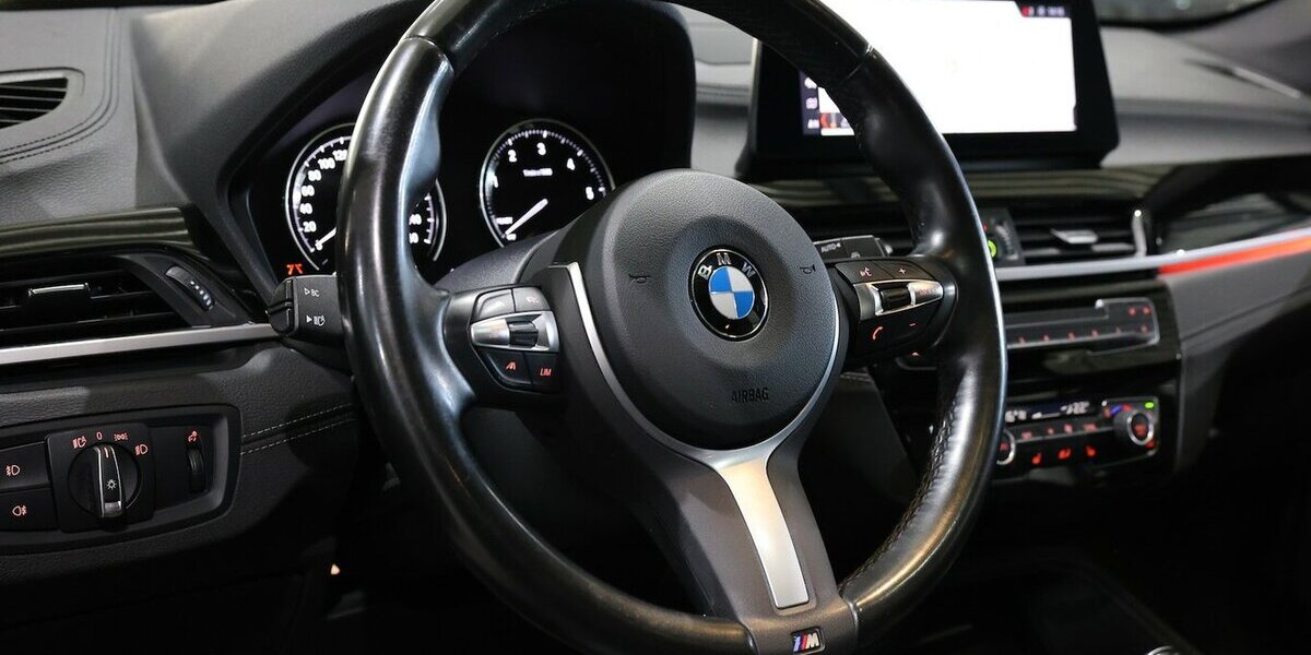 BMW X1 xDrive 20d M-SPORT SHADOW PANORAMA, LED 113.000 km 28.444 &euro; Hamm 59077