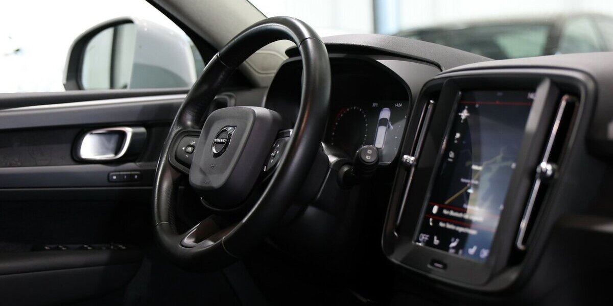 Volvo XC40 BUSINESS / VIRTUAL+NAVI+KAMERA / MATRIX 157.000 km 17.991 &euro; Hamm 59077