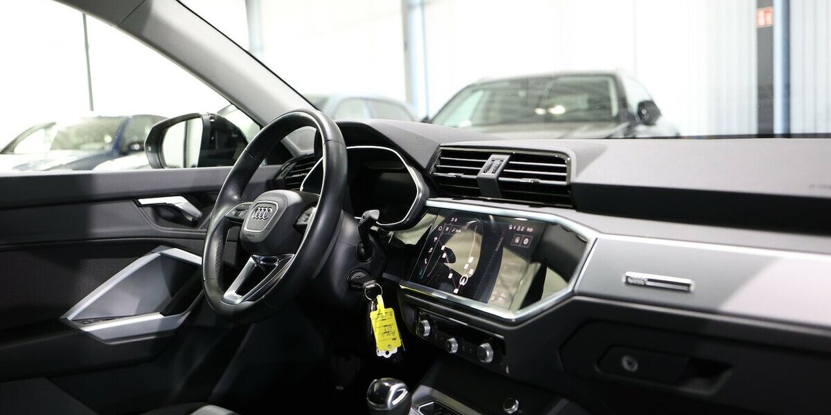Audi Q3 1.5 TFSI BUSINESS / LED, VIRTUAL-COCKPIT+NAVI 94.000 km 24.777 &euro; Hamm 59077