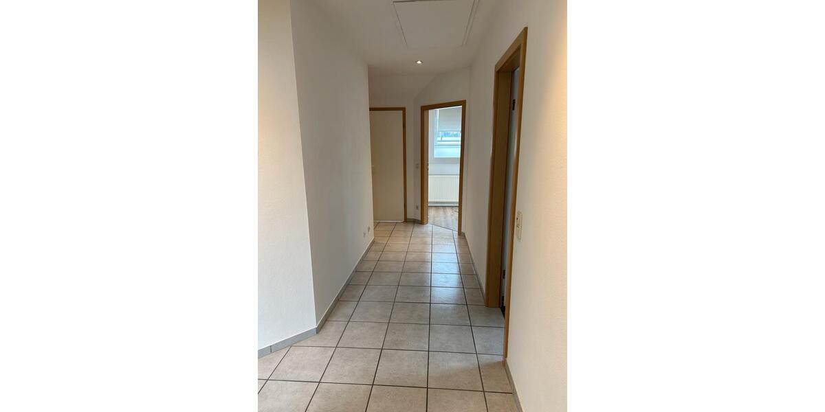 Dachgeschoßwohnung Beckum - 3 Zimmer, 83 m&sup2;, 830&euro; | Angebot:26316650