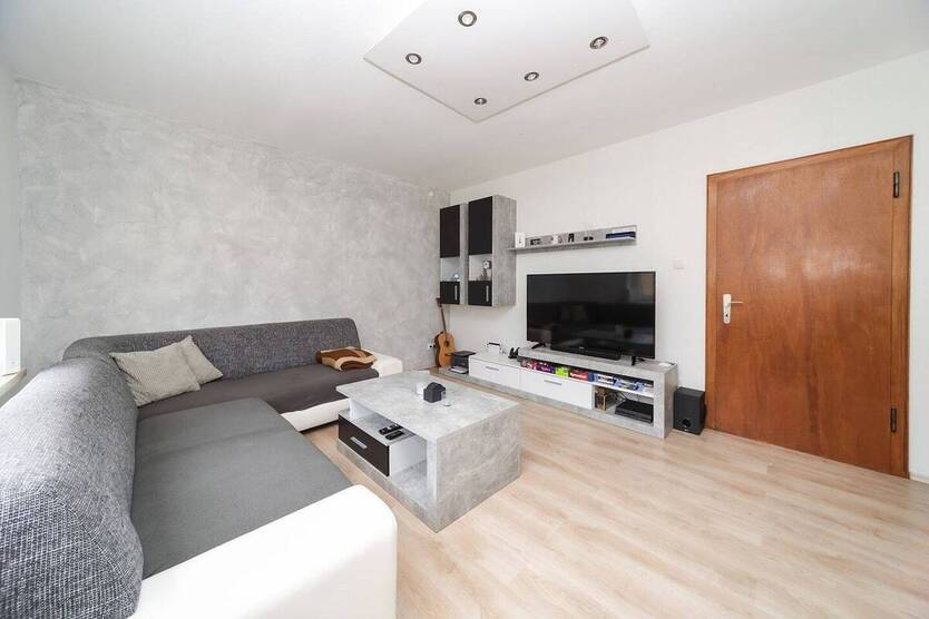 Zwei Wohneinheiten, eine Oase - Ihr neues Zuhause in entspannter Lage 8 zimmer