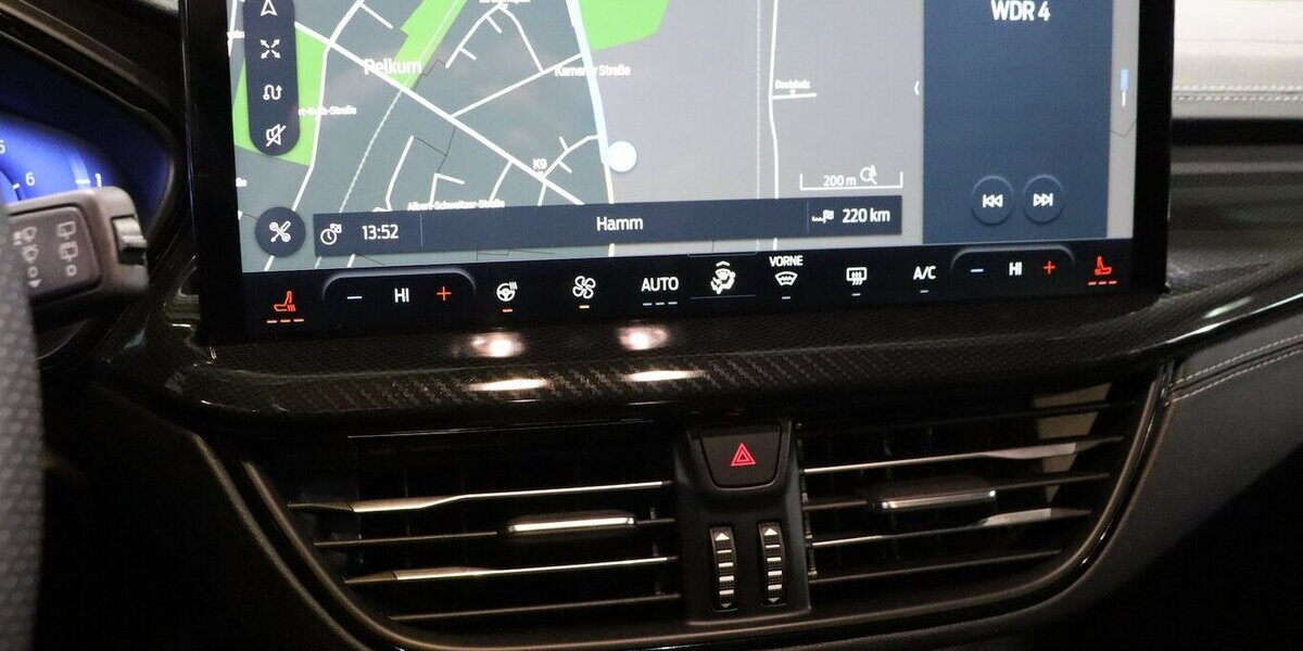 Ford Focus EB HYBRID ST-LINE SPORT VIGNALE MATRIX-LED 34.000 km 22.222 &euro; Hamm 59077