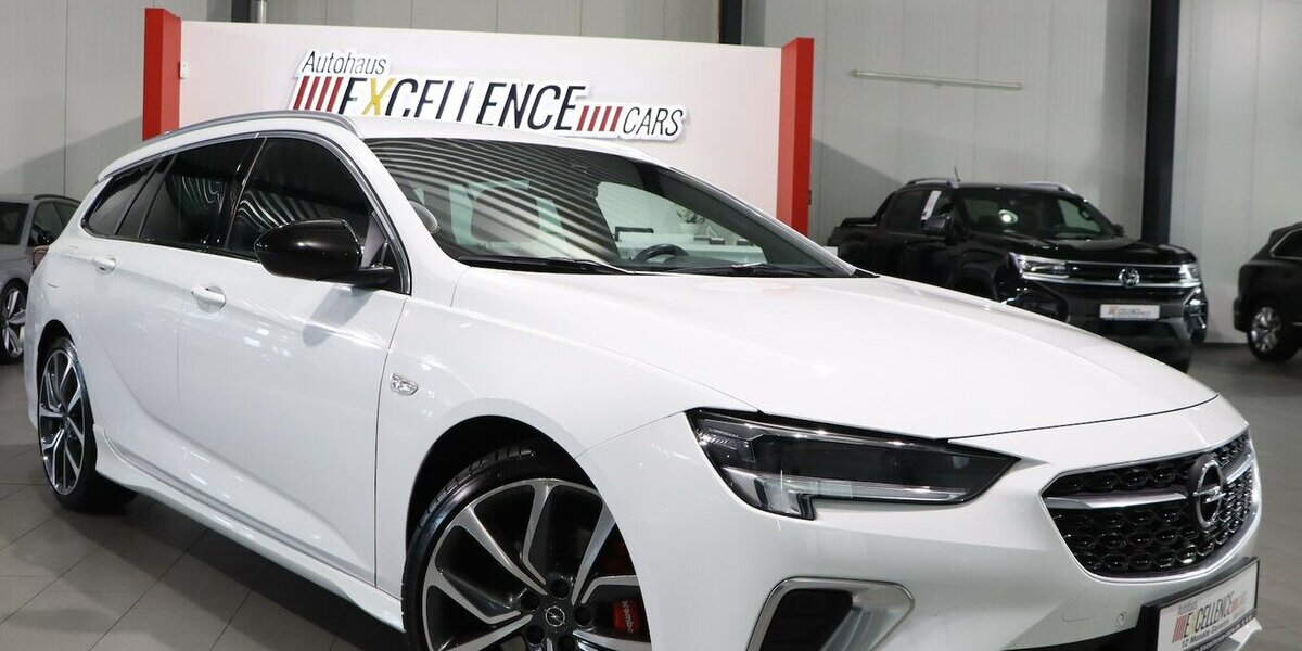 Opel Insignia 2.0 ST 4x4 OPC-LINE GSI WHITE / VC+HUD 140.000 km 18.888 &euro; Hamm 59077
