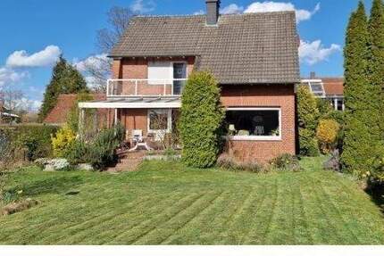 +++ 2 Wohnungen in einem Haus - Vermietung oder Eigennutzung - großes Grundstück - 2 Garagen +++ 6 zimmer