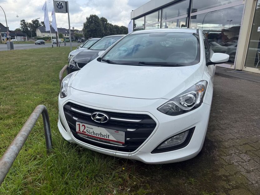 i30