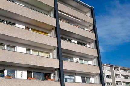 Gepflegte 4-Raum Wohnung mit Balkon, Loggia & Stellplatz