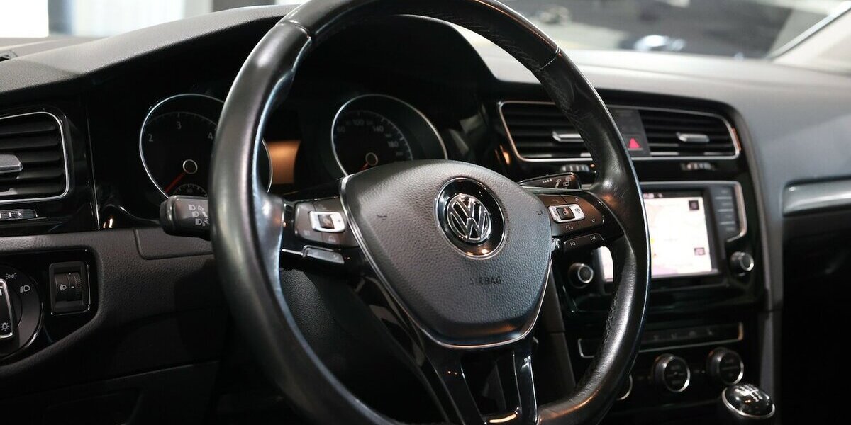 VW Golf VII 1.6 TDI BUSINESS ALLSTAR / NAVI+KAMERA 119.000 km 12.997 &euro; Hamm 59077