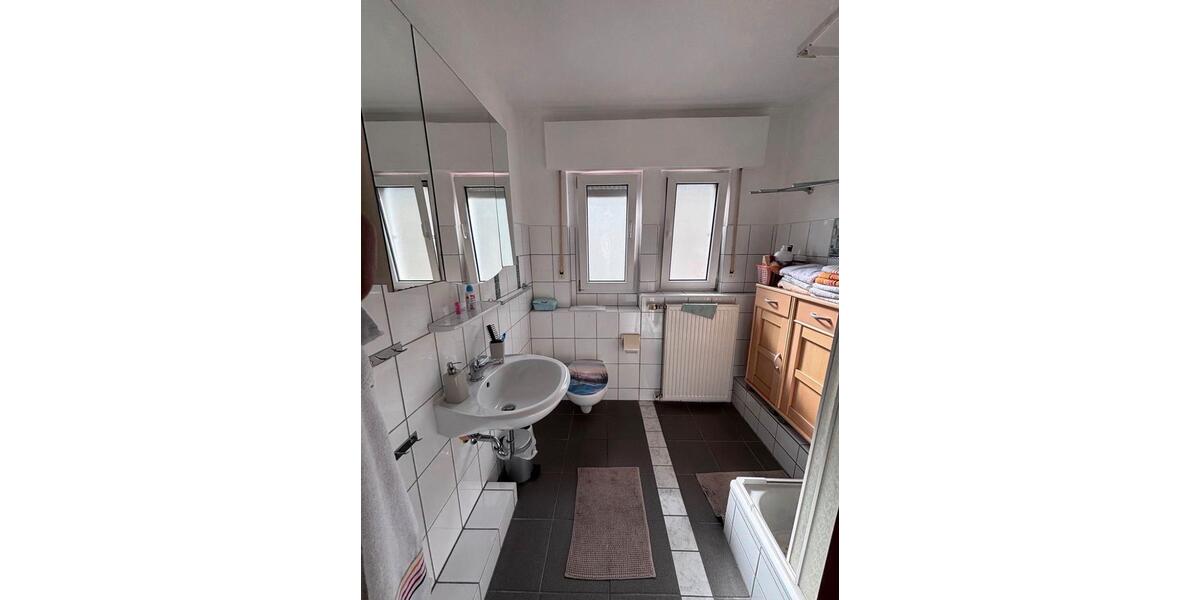 Haus zu vermieten in Ahlen | 3 Etagen 8 zimmer