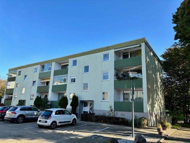 Sanierungsbedürftige 3 Zimmer mit West-Loggia und Stellplatz 3 zimmer