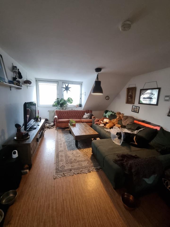 Do-Körne, helle großzügig geschnittene 2-Zimmer DG-Wohnung zimmer