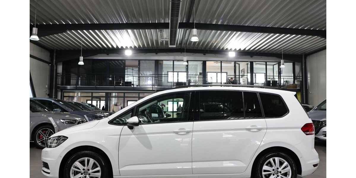 VW Touran 2.0 TDI DSG IQ Comfortline / 7-SITZE, LED 66.000 km 26.777 &euro; Hamm 59077