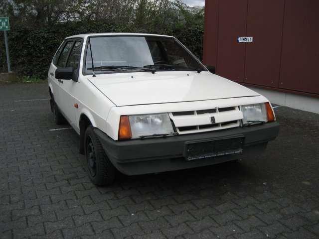 Lada Samara 71.831 km 2.299 € Werl 59457