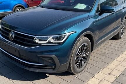 VW Tiguan 4.781 km 38.998 &euro; Soest 59494