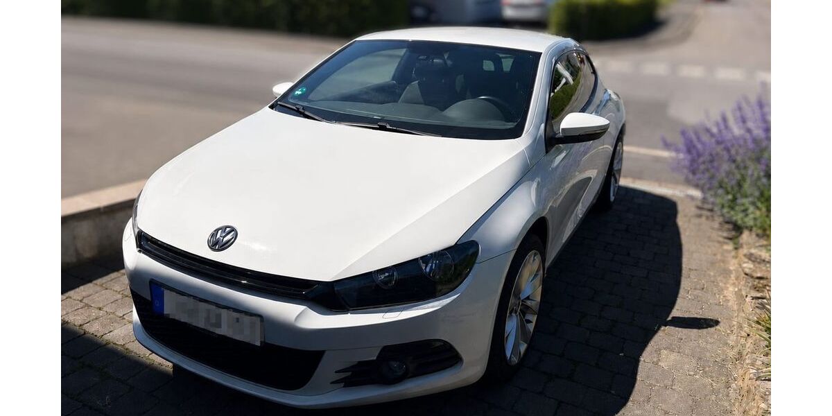VW Scirocco 170.602 km 5.890 &euro; Holzwickede 59439