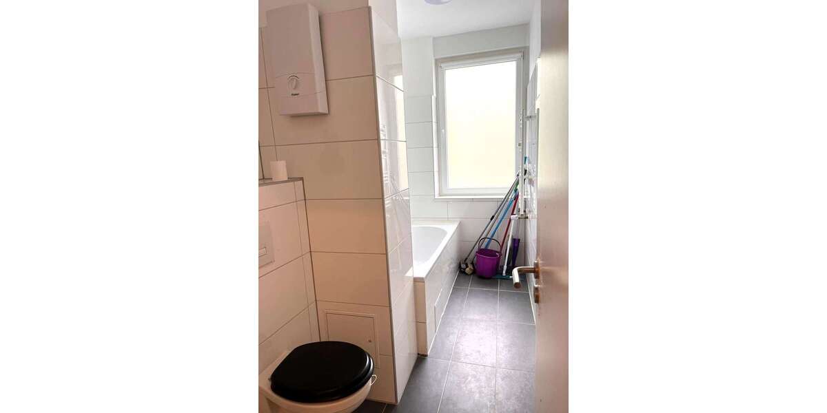 Schöne 2,5-Zimmer-Wohnung in frisch saniertem Mehrfamilienhaus in zentraler Lage in HammHerringen 2.5 zimmer