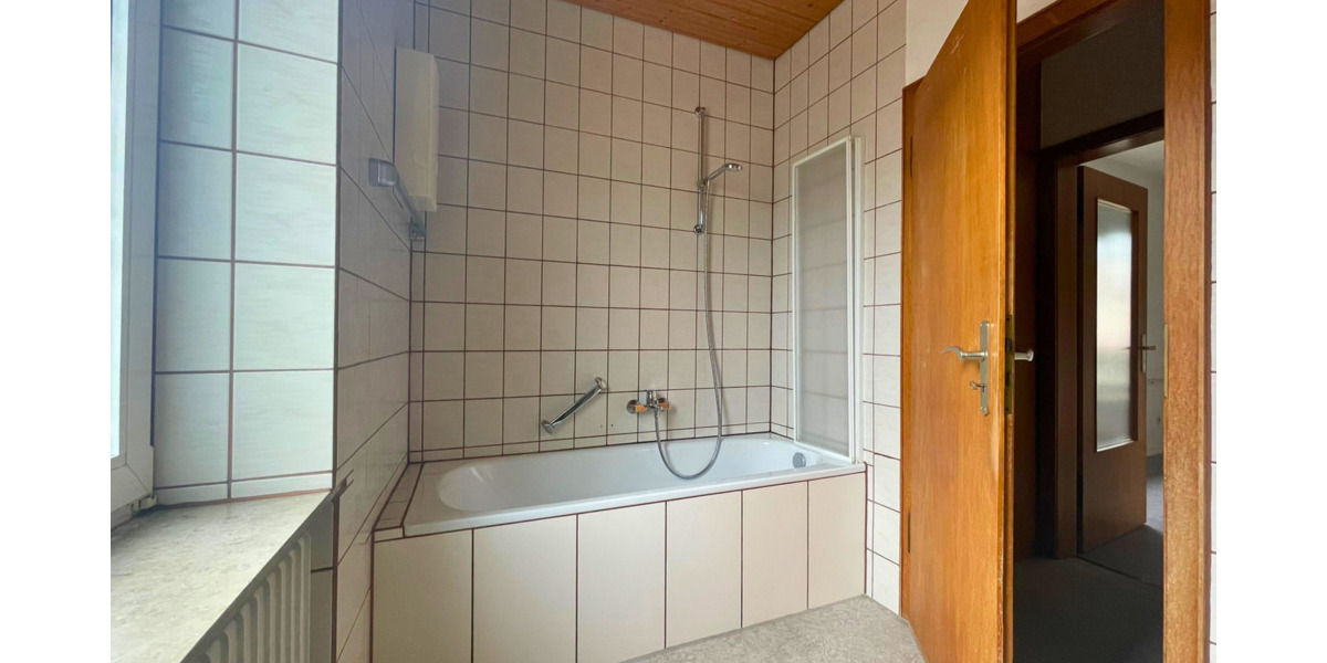 Doppelhaushälfte Menden (Sauerland) Mitte - 7 Zimmer, 122 m&sup2;, 229.000&euro; | Angebot:24234496