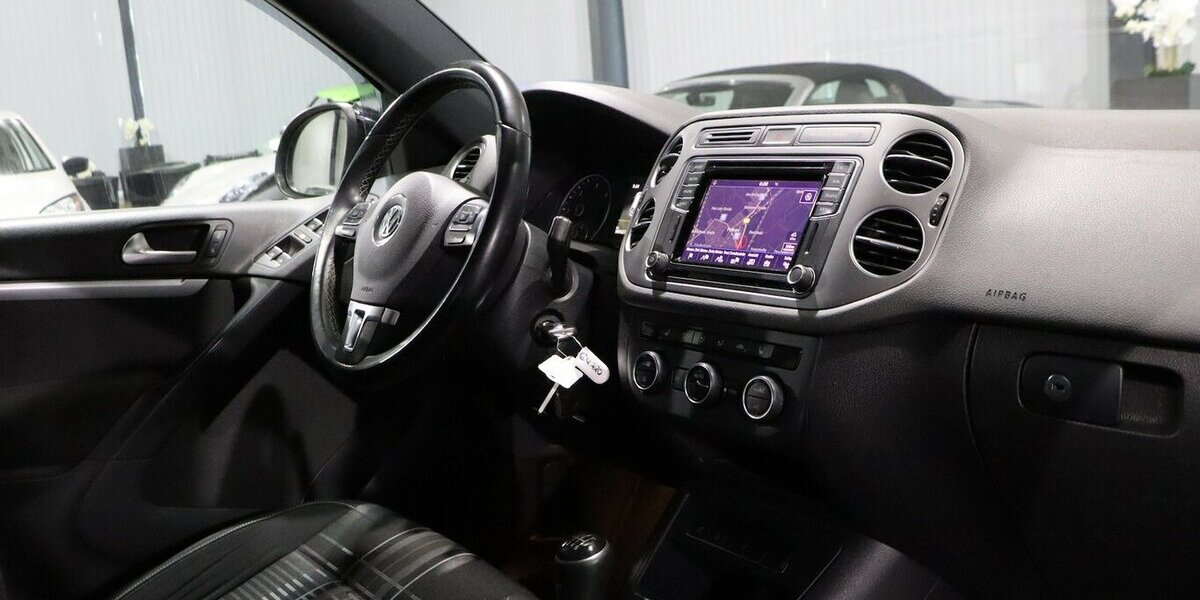 VW Tiguan 2.0 TDI LOUNGE SPORT & STYLE NAVI+KAMERA 149.000 km 13.777 &euro; Hamm 59077