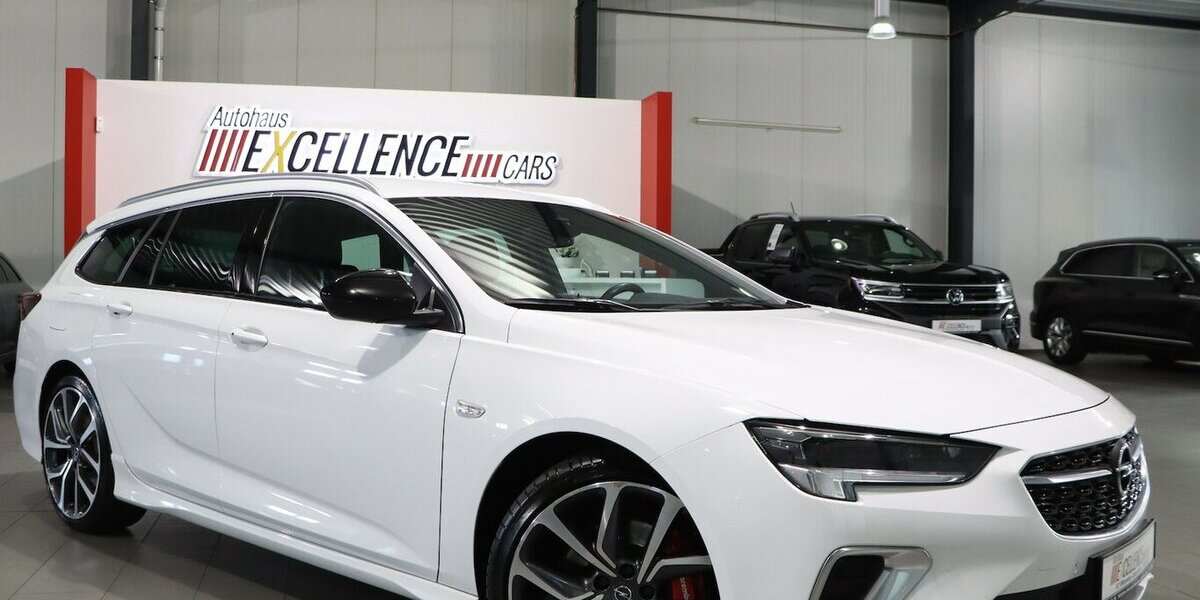 Opel Insignia 2.0 ST 4x4 OPC-LINE GSI WHITE / VC+HUD 140.000 km 18.888 &euro; Hamm 59077
