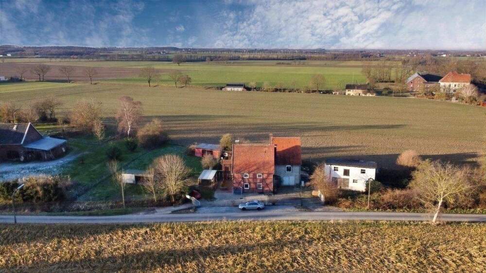 Wohnen im Grünen: Zweifamilienhaus mit viel Platz, Ruhe und Möglichkeiten für Tierliebhaber 9 zimmer