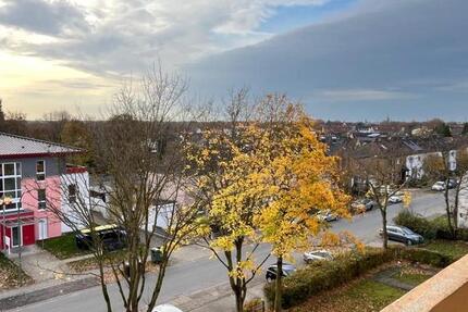 *** Teil- vollrenovierte Wohnung – Individuell möglich ***: 3 zimmer