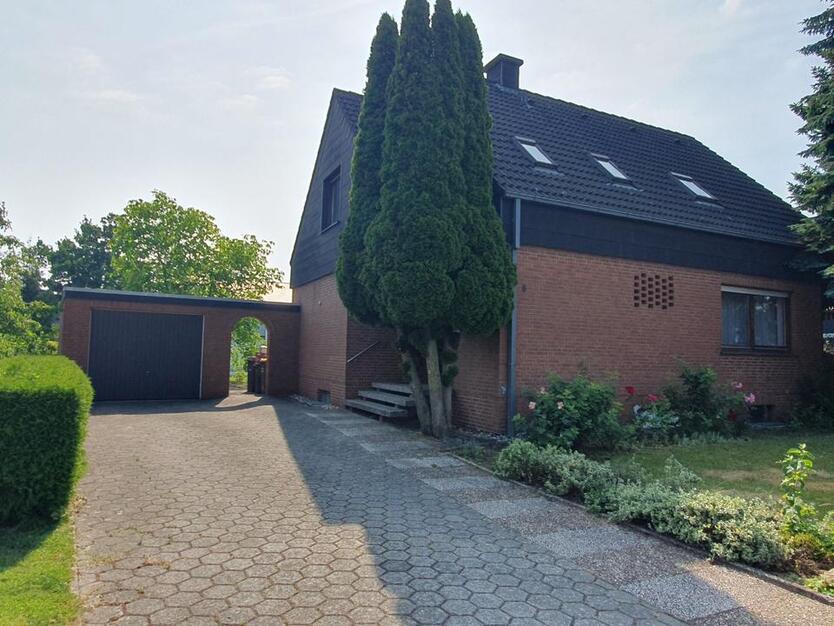 provisionsfrei charmantes Haus mit großem Garten