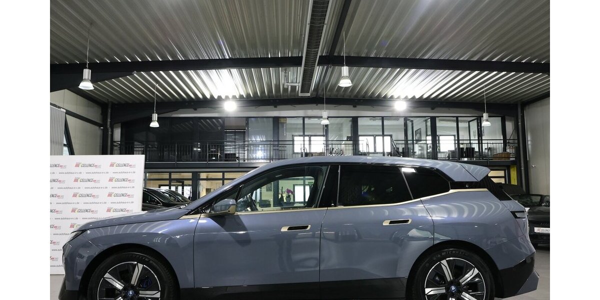 BMW iX 40 xDrive SPORT TITAN GLAS STORM EINZELSTÜCK 79.000 km 41.111 &euro; Hamm 59077
