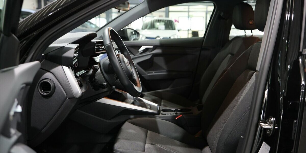 Audi A3 LIMOUSINE 35 TFSI BUSINESS BLACK LED,ACC+LANE 16.000 km 27.333 &euro; Hamm 59077