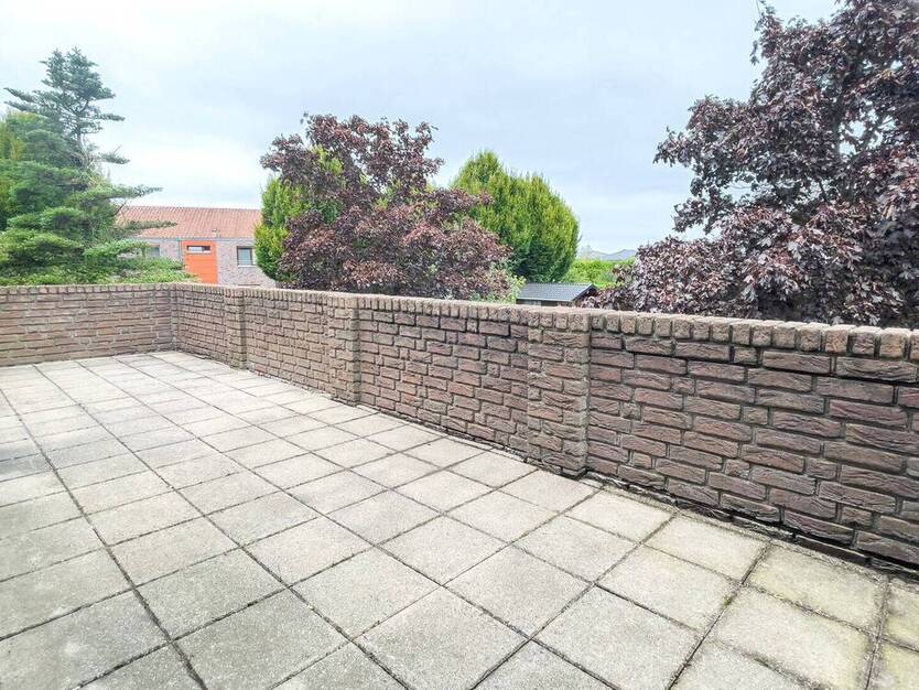 Große Dachgeschosswohnung mit Dachterrasse in beliebtem Wohngebiet 3 zimmer