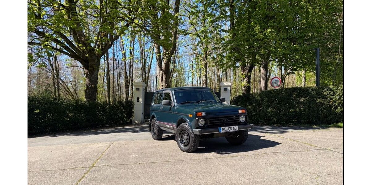 Lada Niva 44.900 km 11.700 &euro; Ahlen 59227