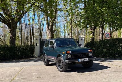 Lada Niva 44.900 km 11.800 &euro; Ahlen 59227