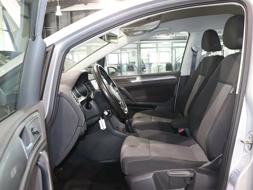 VW Golf Sportsvan 1.2 TSI / 2-ZONEN-KLIMAAUTOMATIK 120.000 km 8.444 € Hamm 59077