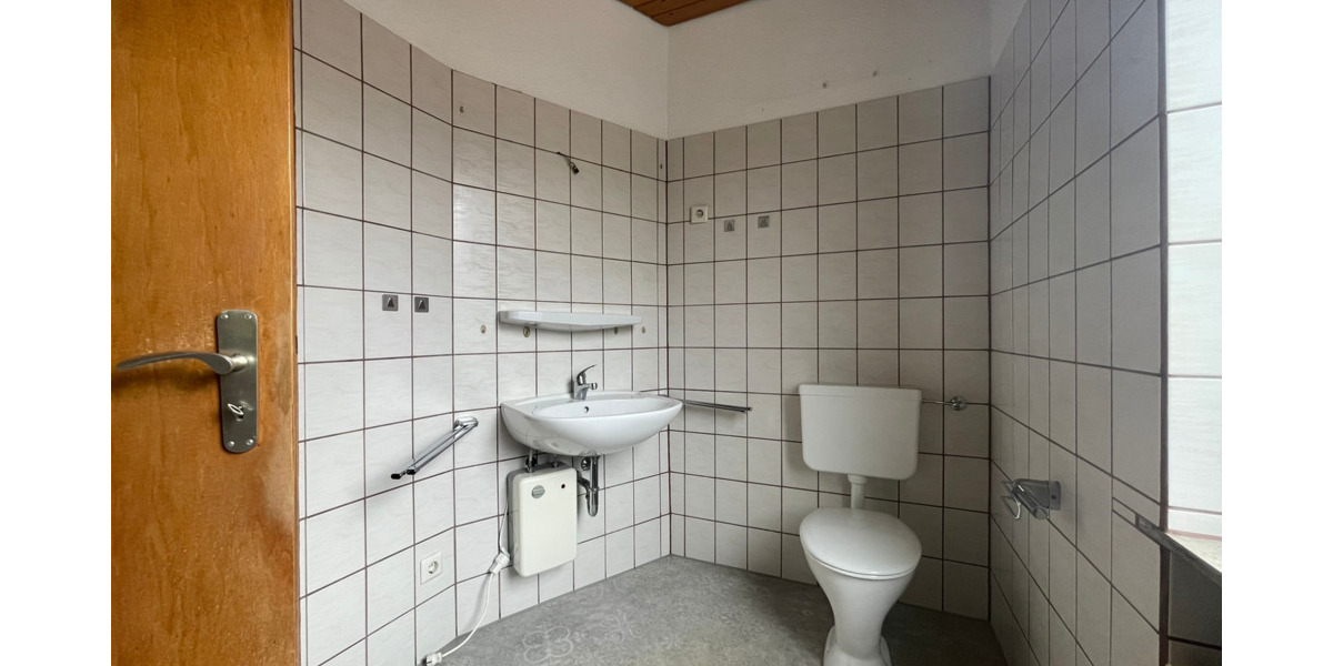 Doppelhaushälfte Menden (Sauerland) Mitte - 7 Zimmer, 122 m&sup2;, 229.000&euro; | Angebot:24234496