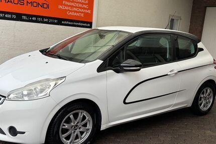 Peugeot 208 92.000 km 5.300 &euro; Möhnesee-Körbecke 59519