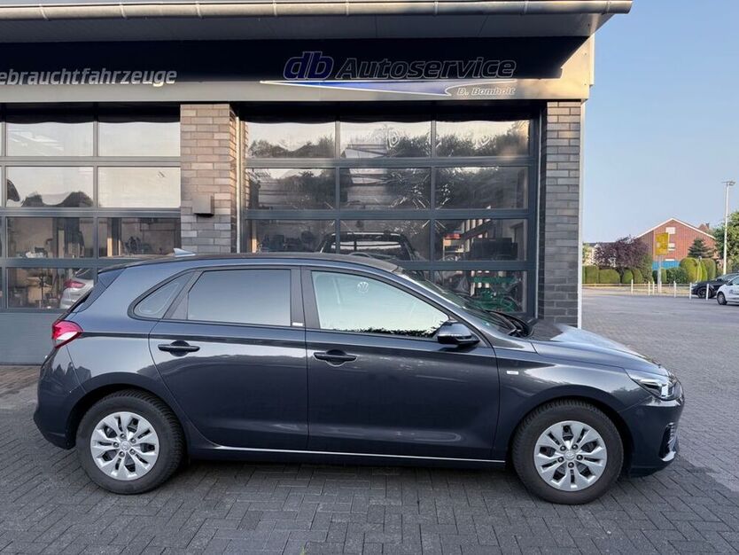 i30