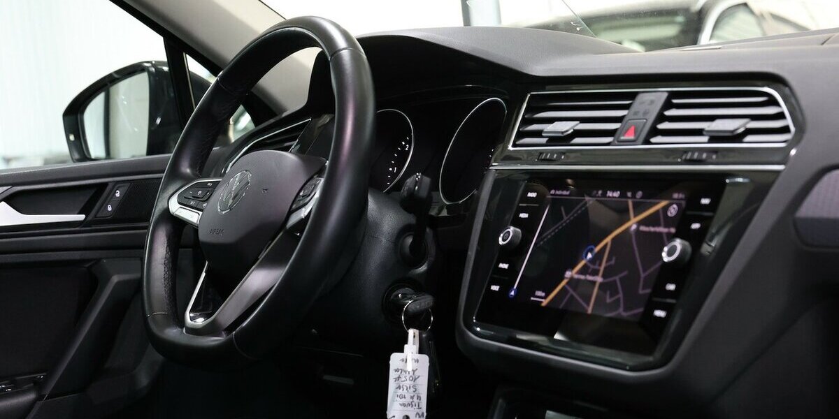 VW Tiguan 2.0 TDI DSG 4M IQ LIFE LED, HEAD-UP, NAVI 105.000 km 23.111 &euro; Hamm 59077